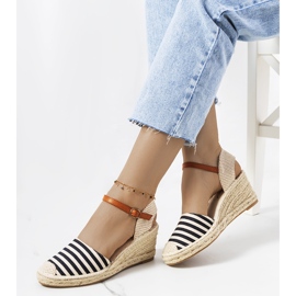 Espadrillas nere sulla zeppa Garvan beige nero 2