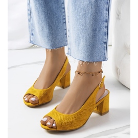 Sandali traforati gialli Graco giallo 1