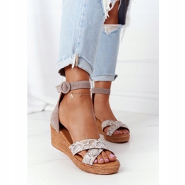 Sandali con zeppa in pelle scamosciata Maciejka 04565-04 Beige-Oro 1