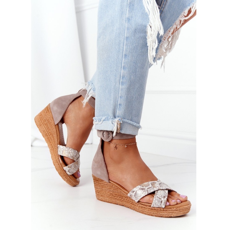 Sandali con zeppa in pelle scamosciata Maciejka 04565-04 Beige-Oro 2