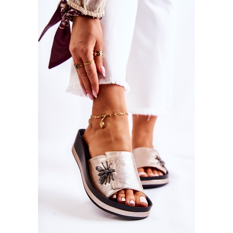 Vinceza Pantofole da donna alla moda con decorazione a buco dorato d'oro 2