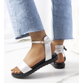 Sandali bianchi da donna Perunka bianco 2