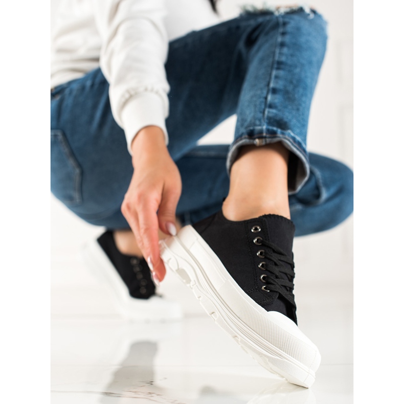 TRENDI Sneakers nere sulla piattaforma nero 1