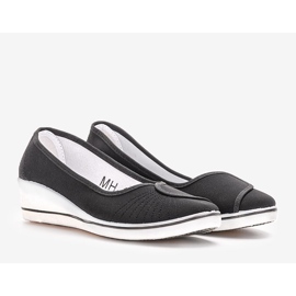 Sneakers nere di Denison con zeppa nero 1