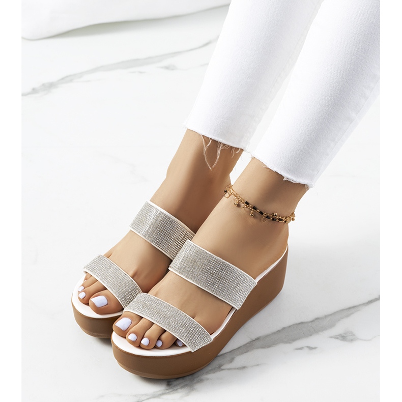 Ciabatte bianche sulla piattaforma Marlien bianco 1