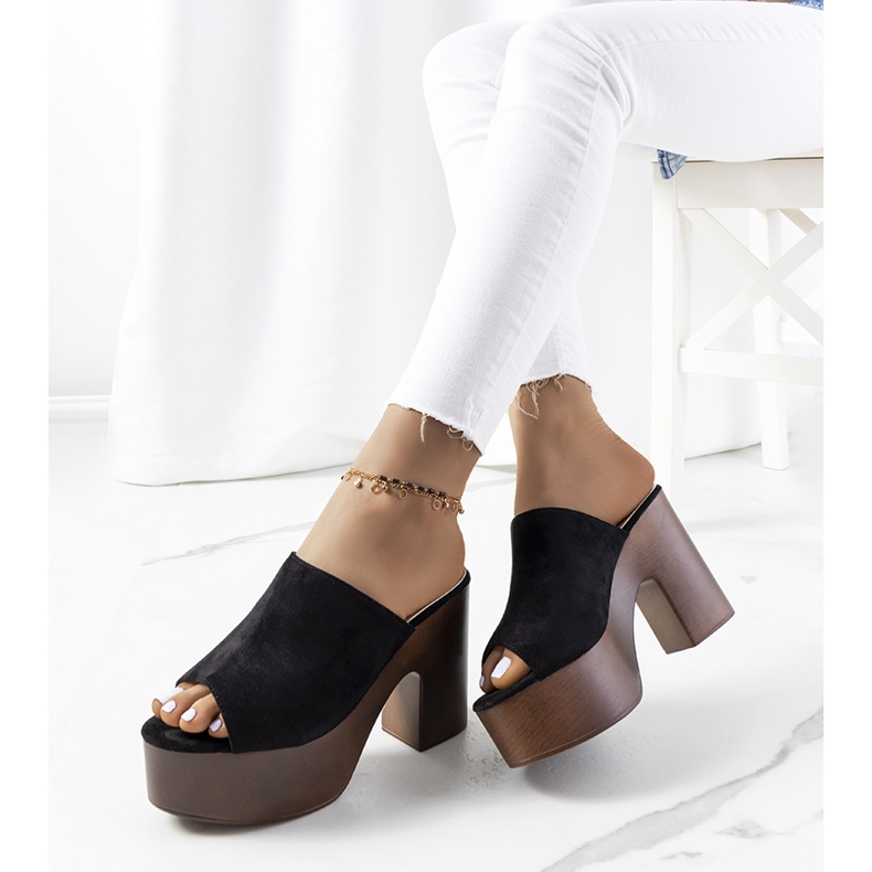 Ciabatte nere sulla piattaforma Klaren nero 1