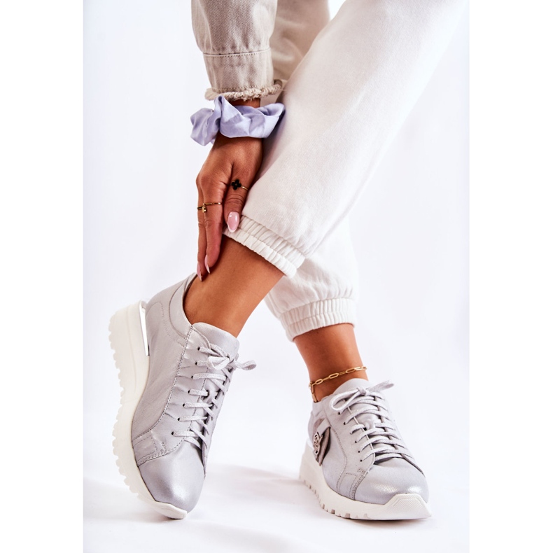 Scarpe sportive in pelle con zeppa Maciejka 05492-11 argento d'argento 2