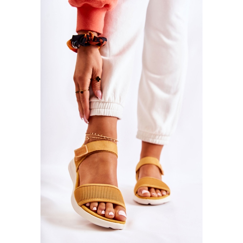 PE1 Sandali Comodi Da Donna Con Velcro Giallo Sidney 1