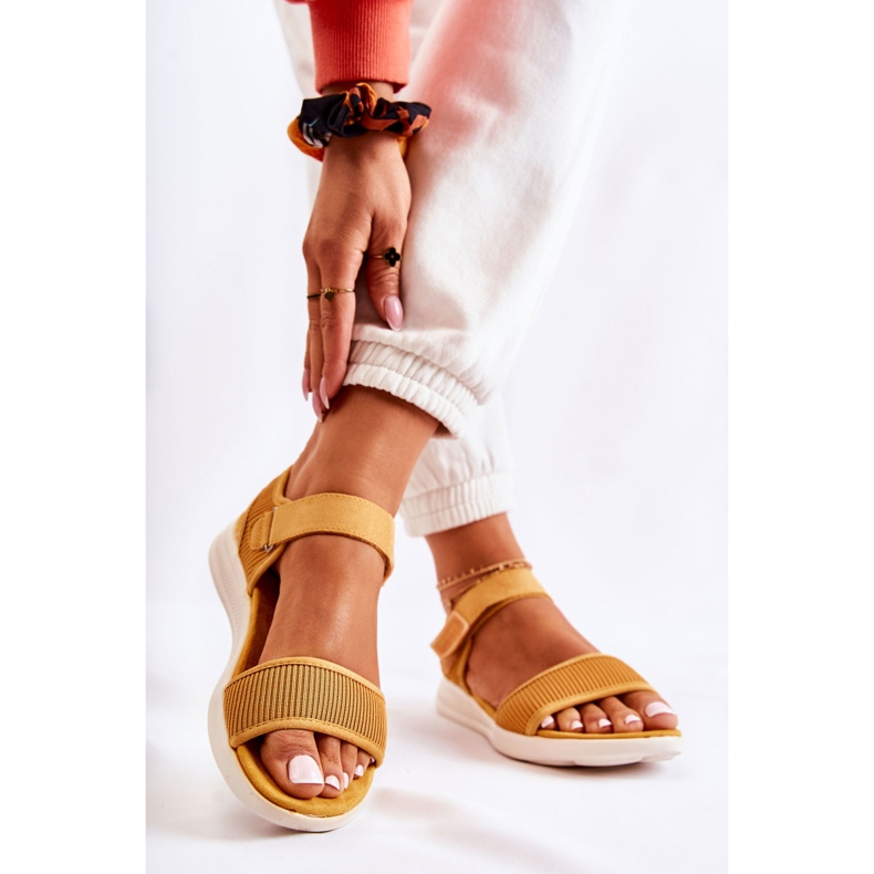 PE1 Sandali Comodi Da Donna Con Velcro Giallo Sidney 2