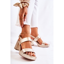 Sandali con tacco alto in pelle alla moda Maciejka 05522-25 Golden d'oro 1