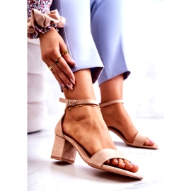 Vinceza Sandali in pelle scamosciata alla moda su tacco alto, beige 3