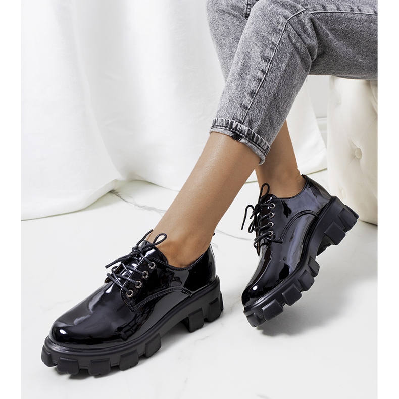 Scarpe laccate nere su suola da trattore Wind nero 1