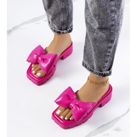 Ciabatte rosa sulla suola del trattore Platt 1