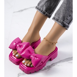 Ciabatte rosa sulla suola del trattore Platt 2