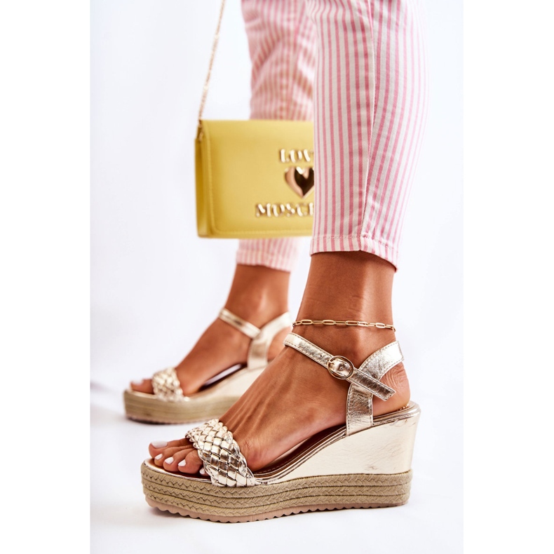 FB2 Sandali In Pelle Scamosciata Su Una Zeppa Gabriela Dorata beige d'oro 2