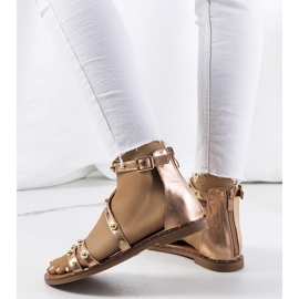 Sandali Krolt rosa con borchie 1