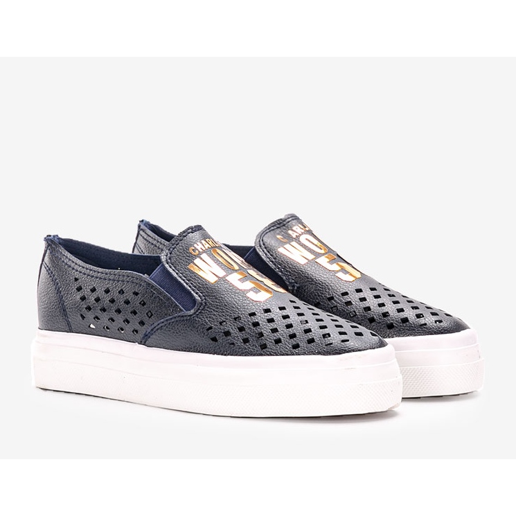 Le sneakers blu navy di Kaisa 1