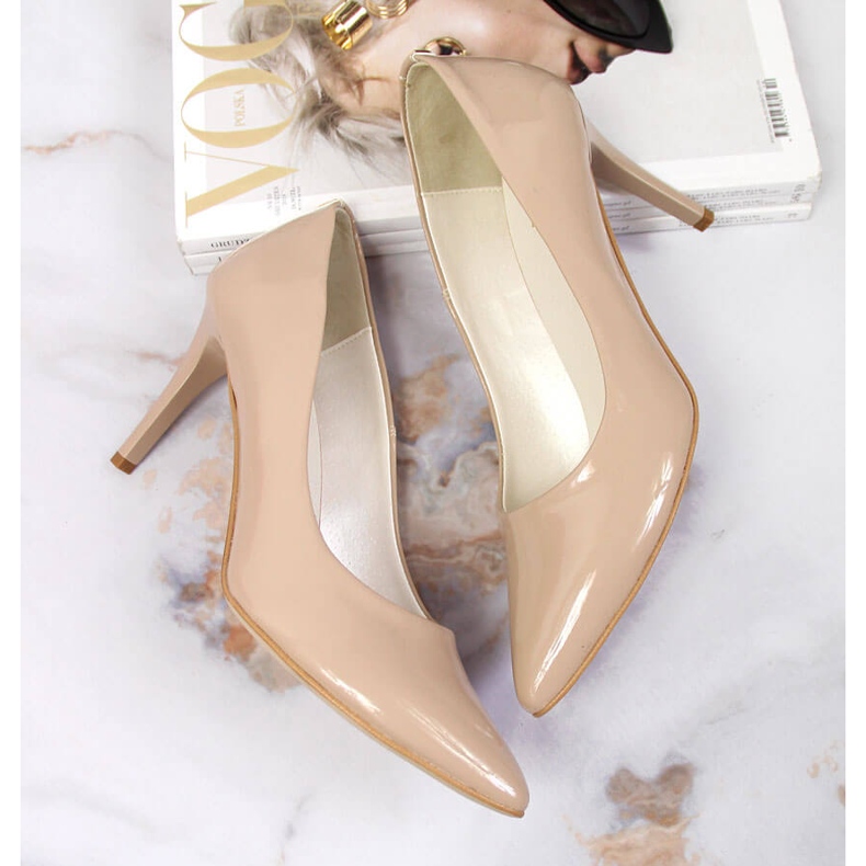 Décolleté su tacco a stiletto laccato beige Juma 2