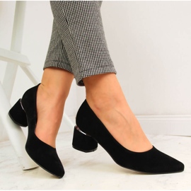 Décolleté su un blocco decorativo in suede Juma nero 1