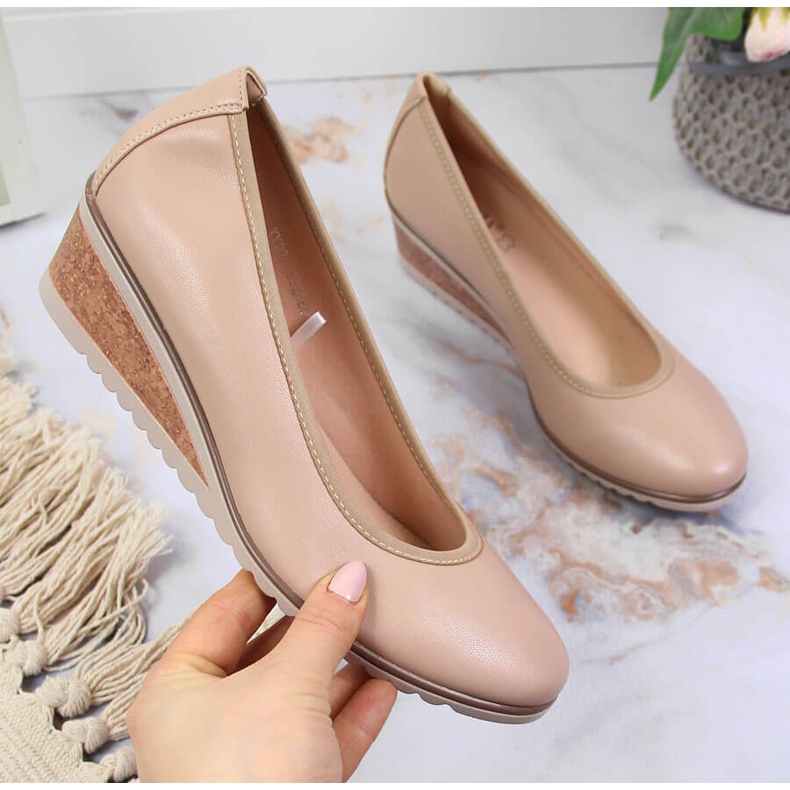 Décolleté su zeppa Vinceza beige 1