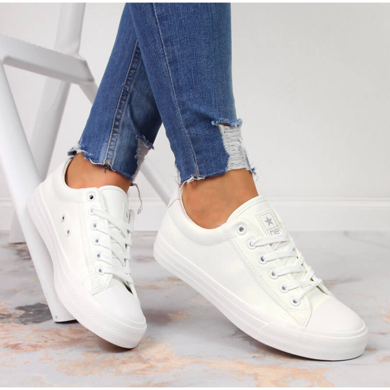 Sneakers basse bianche in ecopelle NEWS bianca 1