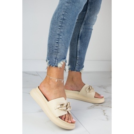 Ciabatte beige con plateau Laura La.Fi e catena 1