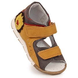 Sandali da bambino con velcro cammello Kornecki 6867 marrone 1