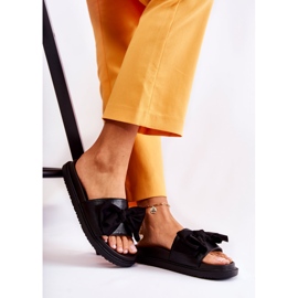 PJ1 Ciabatte da donna classiche in pelle con fiocco nero Dessy 1