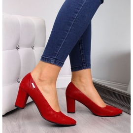 Pompe sul post rosso W Monique 2