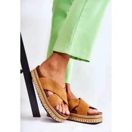 PG1 Pantofole in pelle scamosciata da donna sulla piattaforma Camel Jossie marrone 1