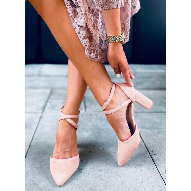 Pompe sul post di Lizzie Pink rosa 1