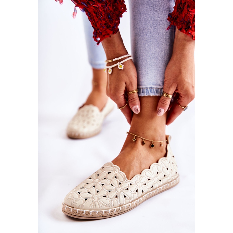 Ballerine slip-on da donna con fiori beige 1