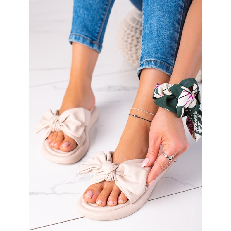SHELOVET Pantofole Beige Con Un Fiocco 1