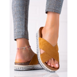 SHELOVET Pantofole alla moda sulla piattaforma marrone 1