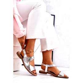 Sandali con fibbia in pelle Lewski 3041 Argento d'argento 4