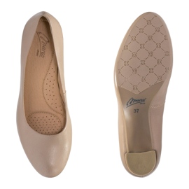 Marco Shoes Scarpe Marco beige lisce e comode 1