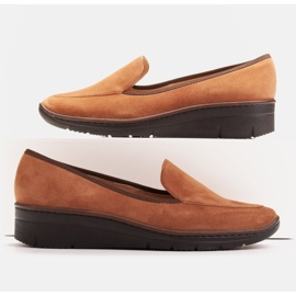 Radoskór Scarpe comode con zeppa bassa per un piede più largo marrone 1