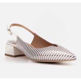 Marco Shoes Décolleté scollate con tacco aperto e righe metalliche bianca d'argento 1