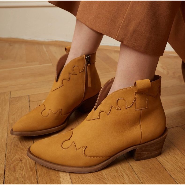 Marco Shoes Stivali non isolati con camoscio e inserti ondulati marrone giallo 1