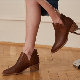 Marco Shoes Stivali in pelle naturale con taglio a V marrone 2
