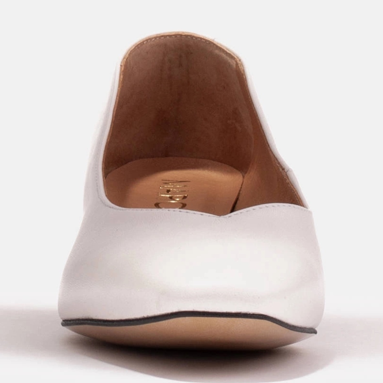 Marco Shoes Décolleté in pelle fiore bianca con scollo a V 1