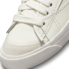 Scarpe Nike Blazer Low '77 Jumbo W DQ1470-103 bianco 1