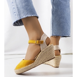 Espadrillas gialle sulla zeppa Olieme giallo 1