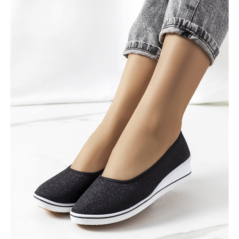 Sneakers nere con zeppa di Friis nero 1
