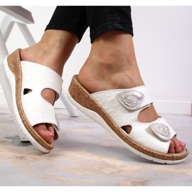 Ciabatte da donna bianche in pelle Rieker V7151-80 con zeppe in velcro bianca 1