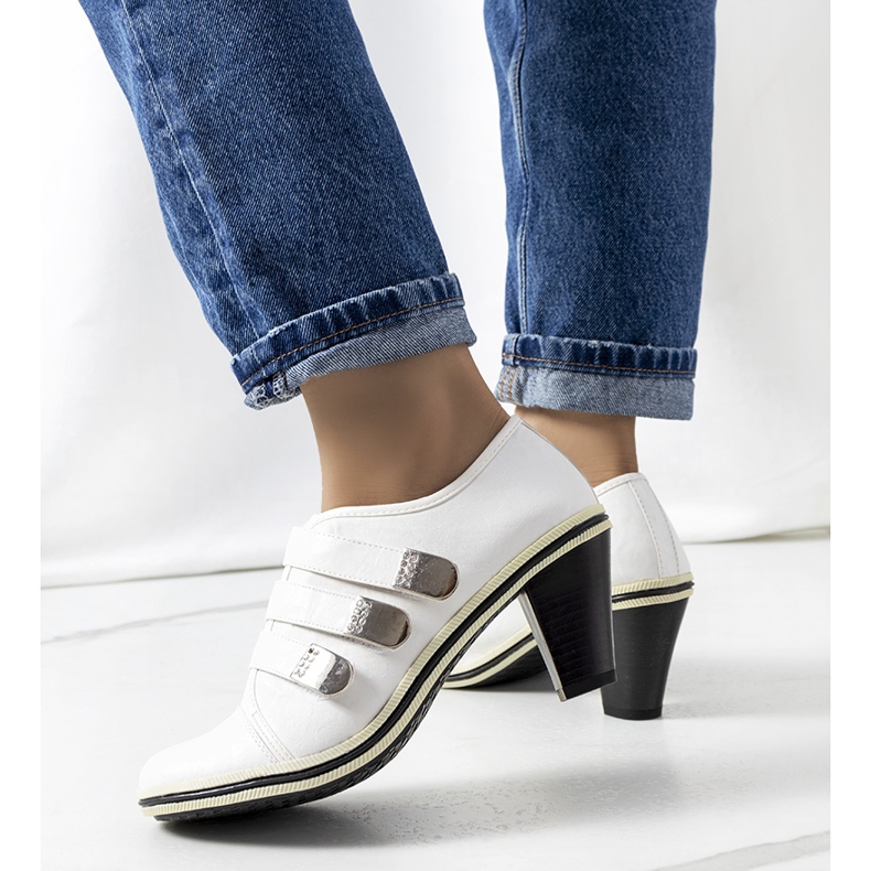 Scarpe bianche sul palo Payla bianco 1