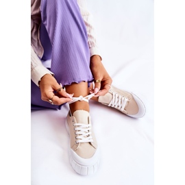 Sneakers da donna beige arriva sulla piattaforma 2