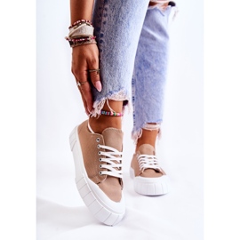 Sneakers da donna sulla piattaforma marrone arriva 2