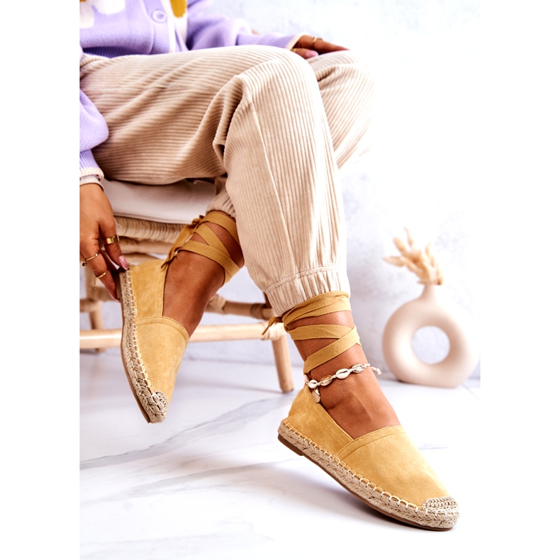 FB1 Espadrillas in camoscio giallo Ismanne allacciate 4