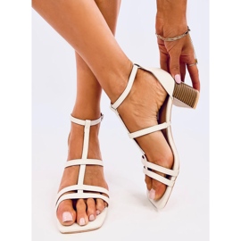 Sandali con tacco alto di Vinta Beige 1